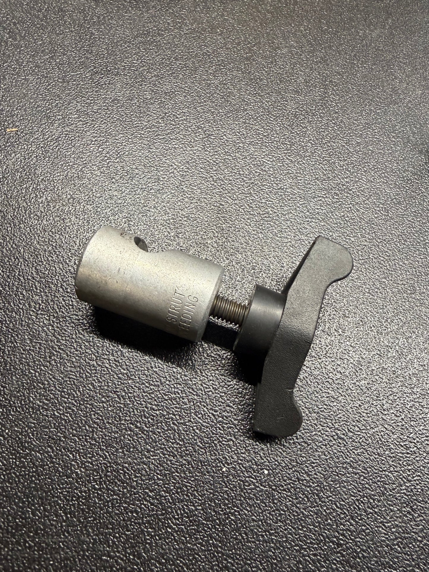 Hood Strut Clamp/Retainer